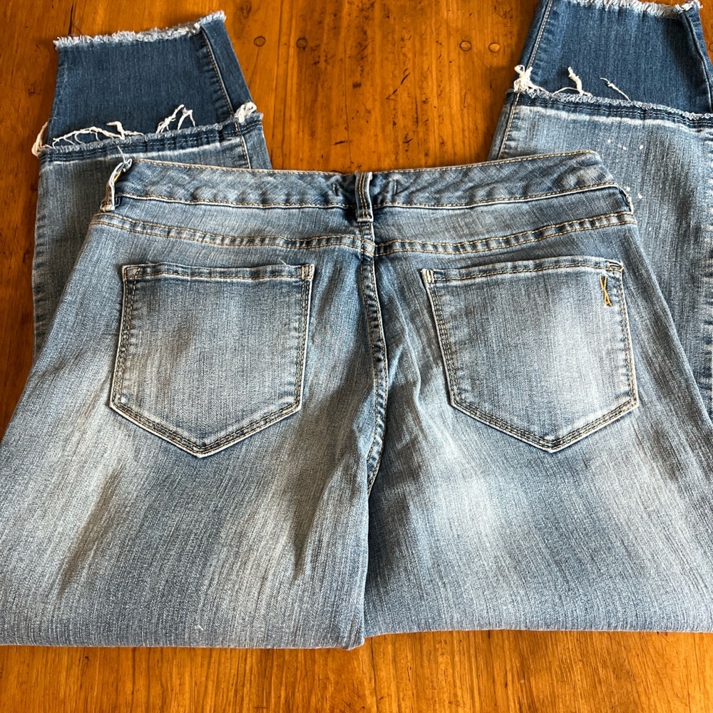Vintage America Blue Distressed Boho Crop Jeans with Paint-Splatter - Picture 7 of 13